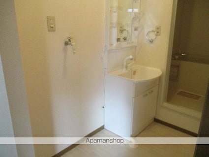 ハイカムール鷹清水　Ｂ[2K/35.6m2]の洗面所