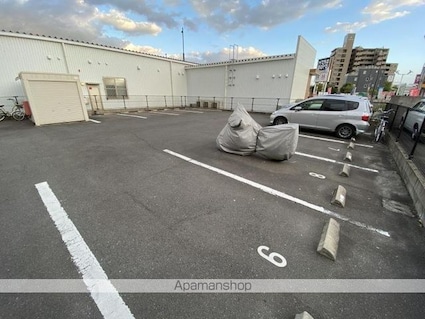 香川県高松市東ハゼ町[1K/26.28m2]の駐車場