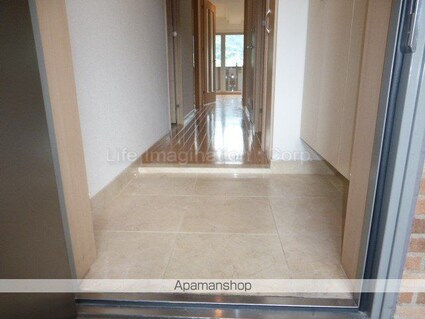 ロータリーマンション大津京レアール[3LDK/65.11m2]の玄関