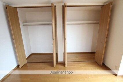 レインボーガーデン　Ａ棟[2LDK/64.74m2]の収納