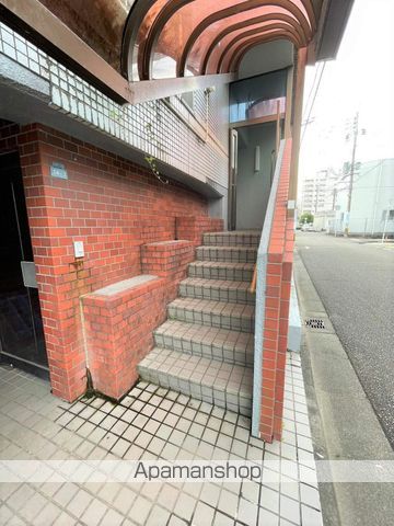 桂ビルの玄関写真