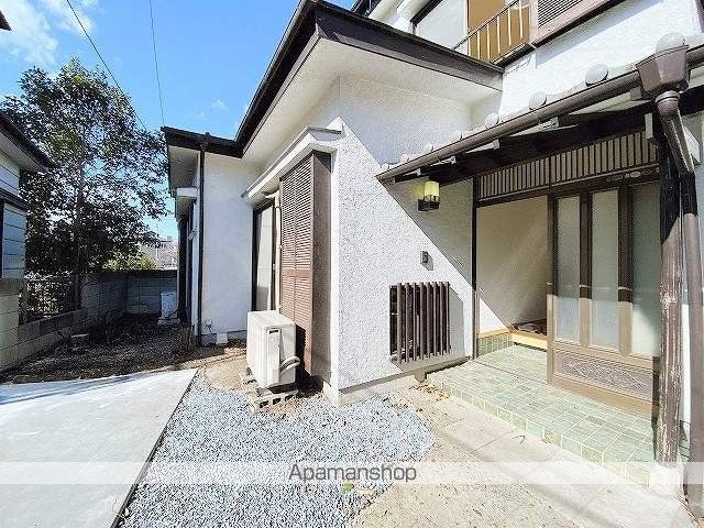 八潮市 2階建 築45年の玄関写真