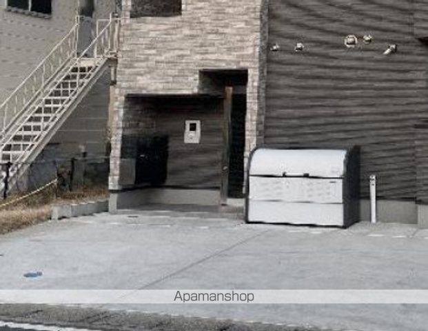 ROBOT HOME 南林間の玄関写真