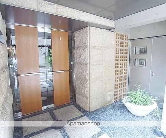 SIX BIJOUX 堺町六角の外観写真