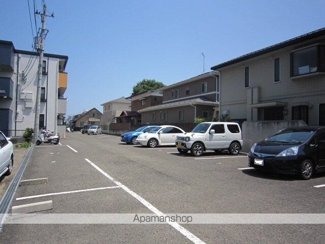 ＣａｌｍＶｉｌｌａｇｅ角五郎[1K/26.49m2]の駐車場