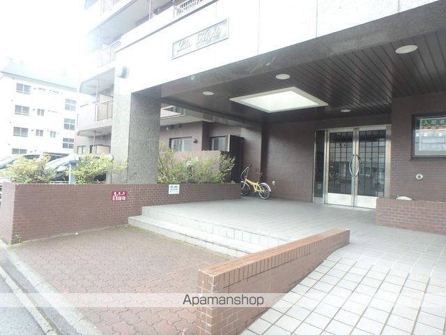 リラハイツ南2条の玄関写真