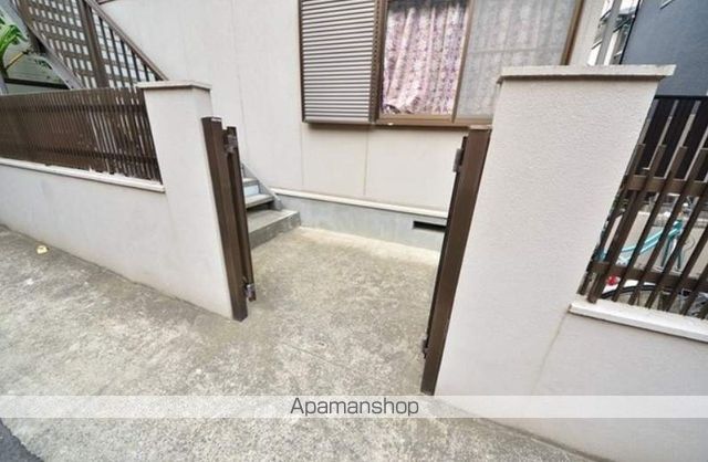 ジュネス東高円寺の玄関写真