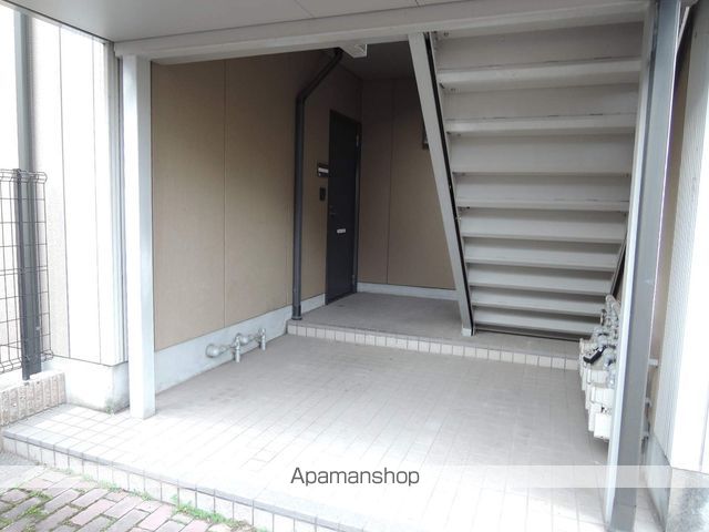 コートボナールA棟の玄関写真