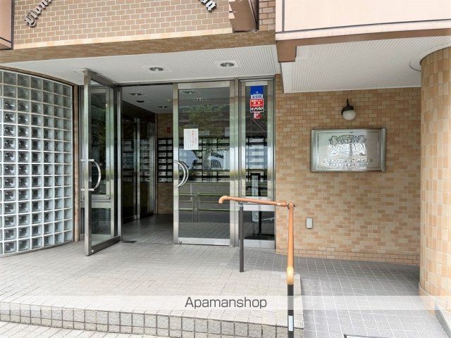 ライオンズマンション西新小岩の玄関写真