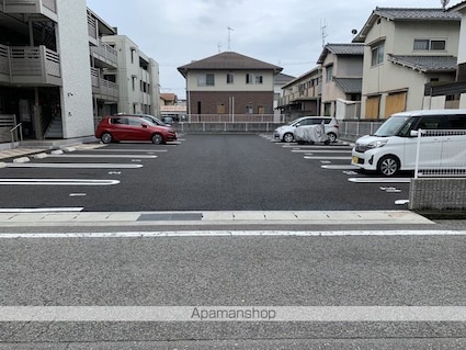 ミランダグレイス南手城[1R/27.8m2]の駐車場