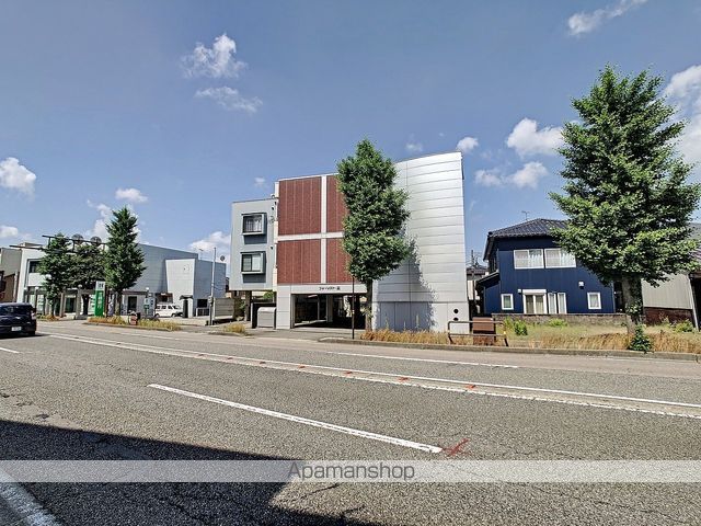フォーレスト・泉の外観写真
