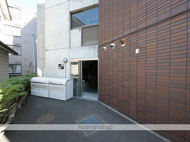 アルファアパル大倉の玄関写真