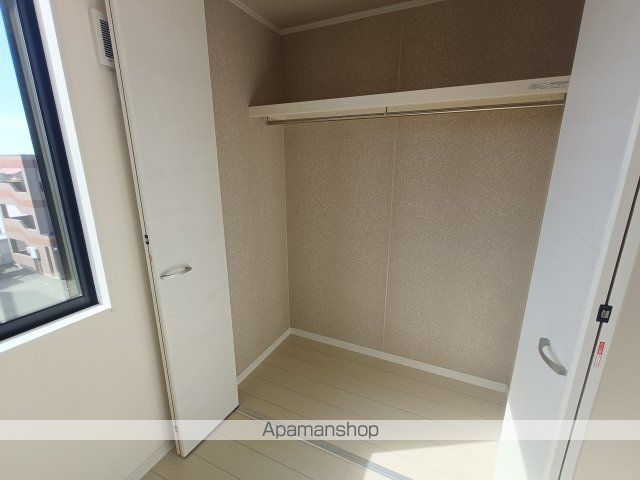 木津川市 2階建 築5年の内装写真