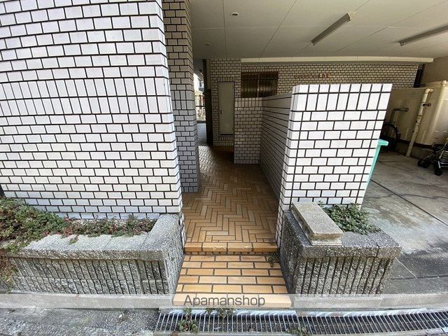 ランドレディー深江橋の玄関写真
