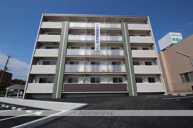 ルパーブ永田町の外観写真