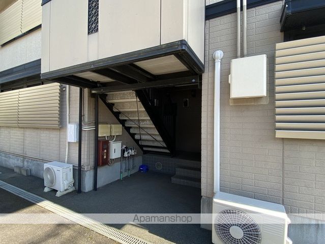 ヴィルヌーブ井原の玄関写真