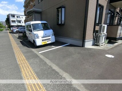 サンフラワー・Ｍ[1K/26.71m2]の駐車場