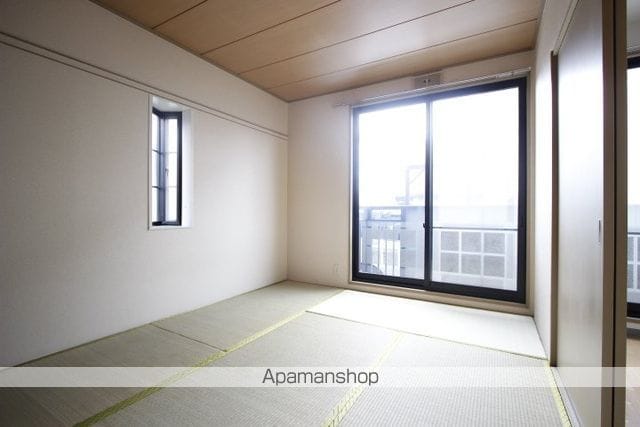 ファーストの内装写真