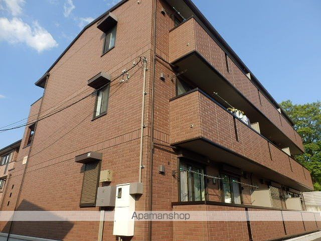 ロイヤルクレッセント西登戸参番館の外観写真