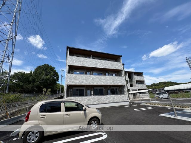 ユニゾン安満 A棟の外観写真