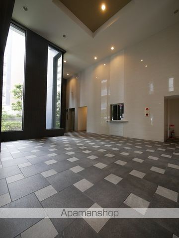 コスモ梅田WESTの玄関写真