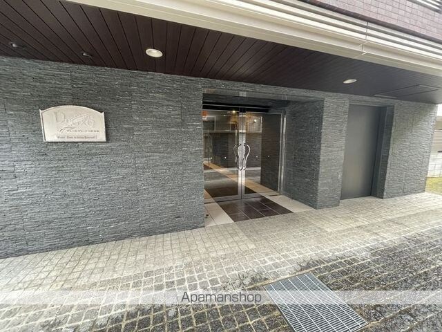 プレール・ドゥーク三軒茶屋[1K/25.48m2]のエントランス1