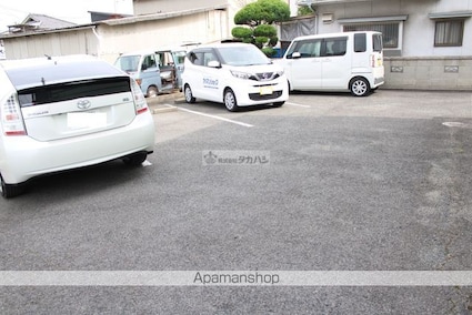 志帰[1K/27.08m2]の駐車場1