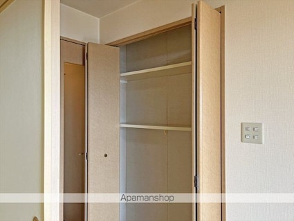 ネオグランデ島中央公園[3LDK/67.4m2]の収納