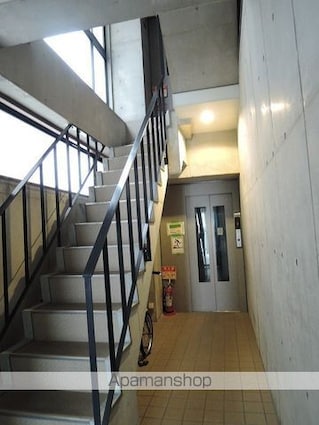 東京都世田谷区松原５丁目[1R/31.65m2]のロビー