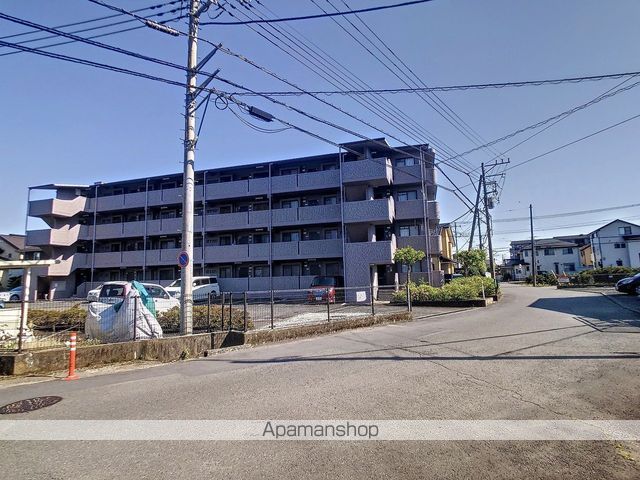 ラークビレッジの外観写真