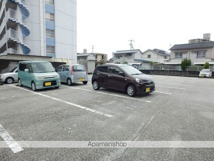 サンシティ２[1K/32m2]の駐車場