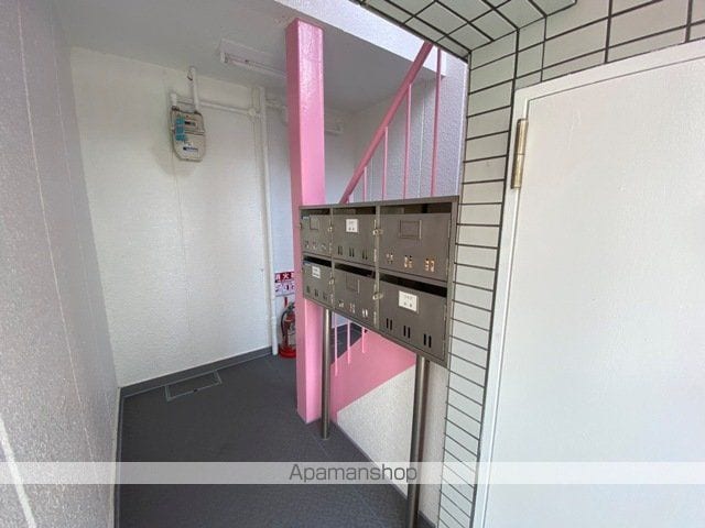 レオハイム星ヶ丘の玄関写真