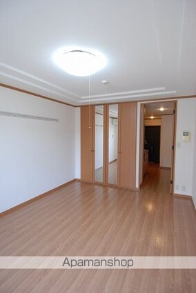 愛知県半田市岩滑中町１丁目[1K/29.9m2]の内装3