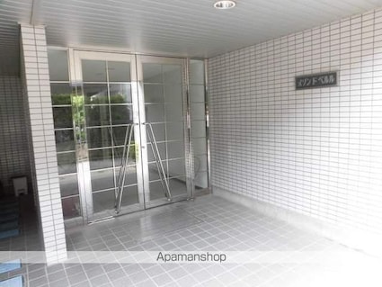 メゾンドペルル[1R/19.27m2]のエントランス3