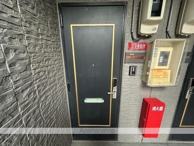 ロイヤルガーデン東通の玄関写真