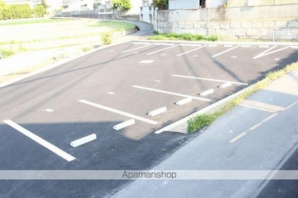 カーサ・フェリーチェ香西　[1LDK/40.82m2]の駐車場