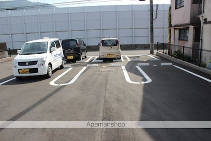 ホースパークＡ[1LDK/37.76m2]の駐車場2