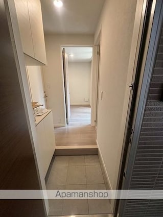 東京都渋谷区初台２丁目[1LDK/40.99m2]の玄関