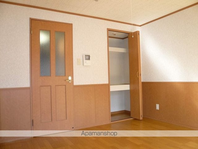 ロイヤルハイツ東八の内装写真