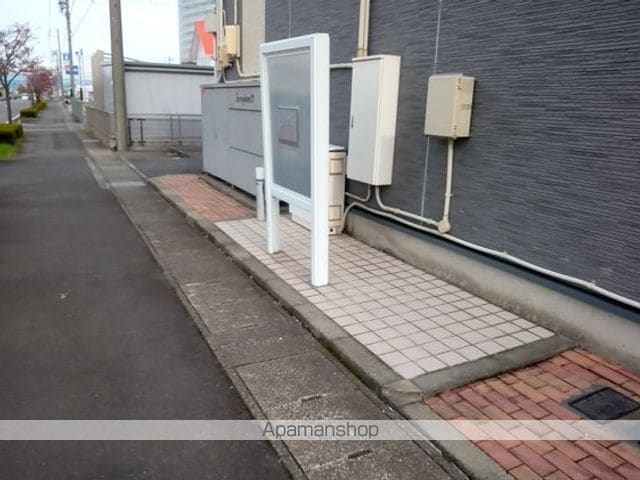 レオパレスプラム ジュネスの玄関写真