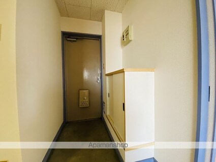 サン・マンション[2LDK/48.57m2]の玄関