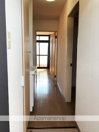 レオパレスＷＩＮＧ[2DK/39.74m2]の玄関