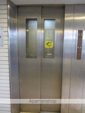 つくば5号館の玄関写真
