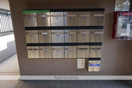 マンションＲＥＦＩＮＡＤＯ[3LDK/64.92m2]のエントランス