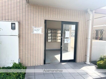滋賀県彦根市平田町[2LDK/56.7m2]のエントランス2