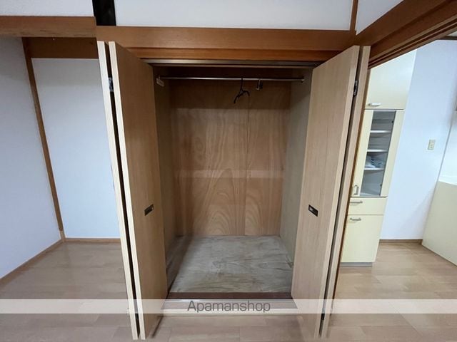 湖南市石部東1丁目貸家の内装写真