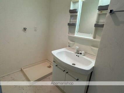 ファミール五反田[1LDK/65.61m2]の洗面所