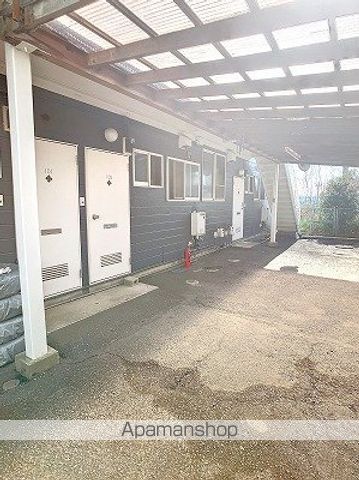 鈴昭アパートの玄関写真