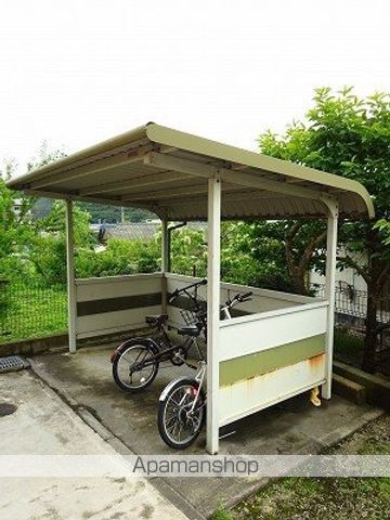 ハイツ運動公園の外観写真