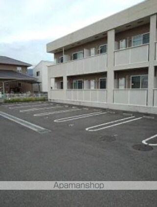 リュミエール[1K/30.46m2]の駐車場